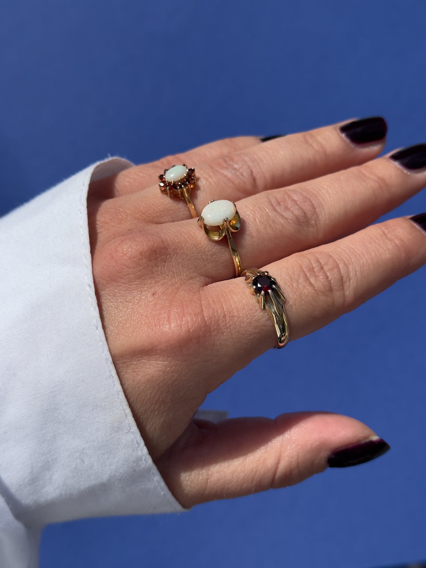 9 carat opal claw set ring
