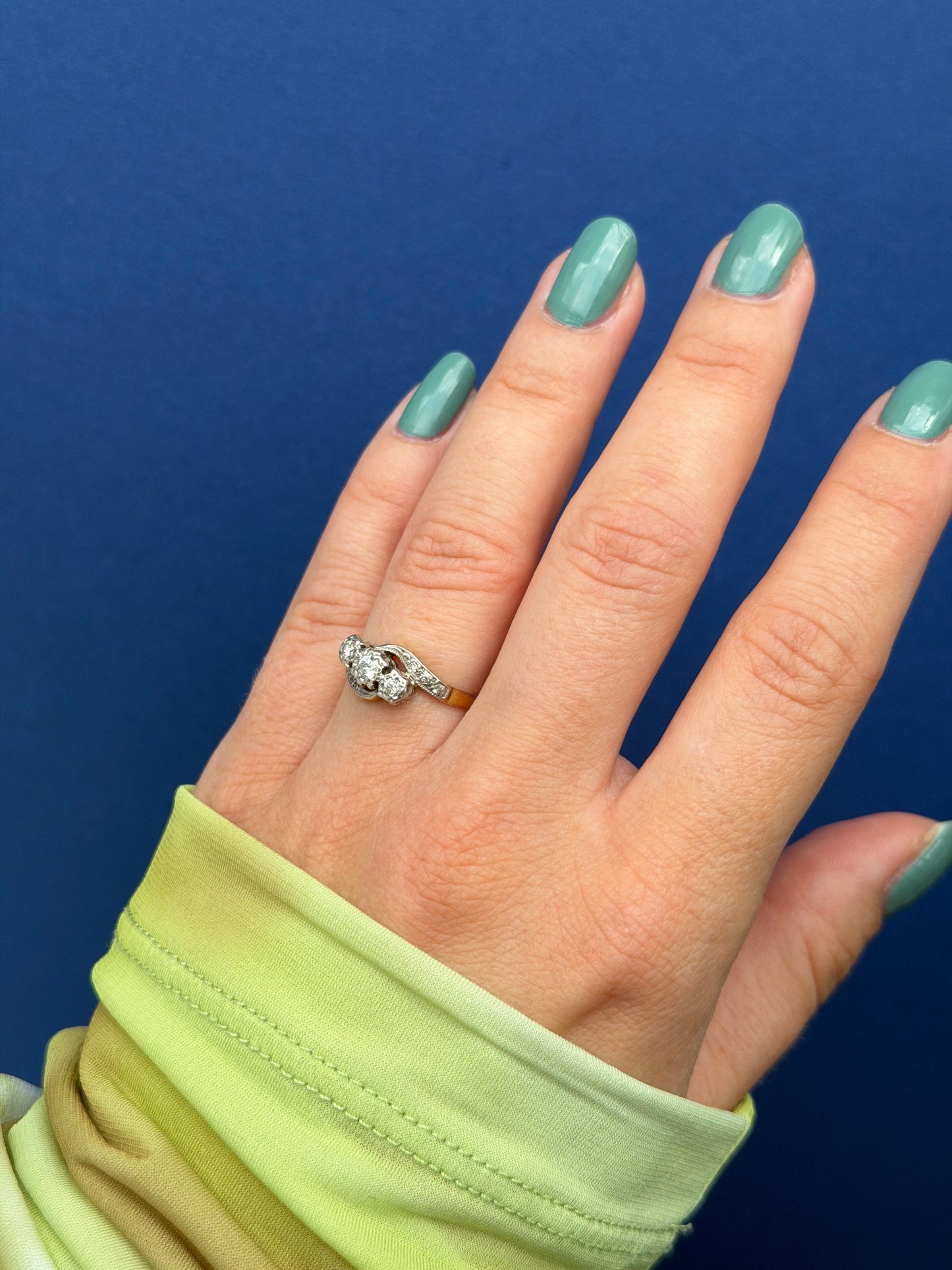 antique 18ct diamond trilogy ring