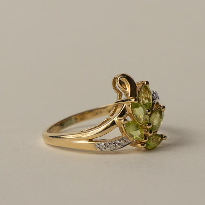 14ct peridot & diamond cluster ring