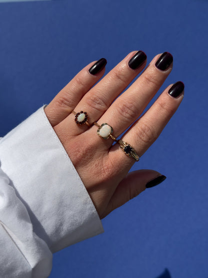 9 carat garnet solitaire ring