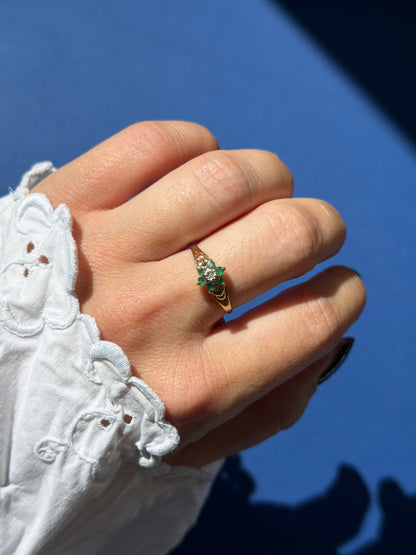 9ct emerald & diamond flower cluster ring