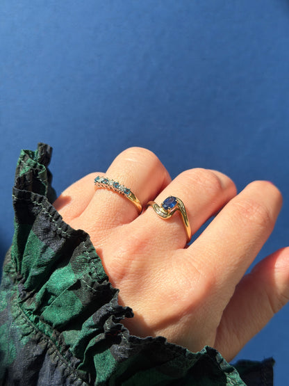9ct sapphire & diamond twist ring