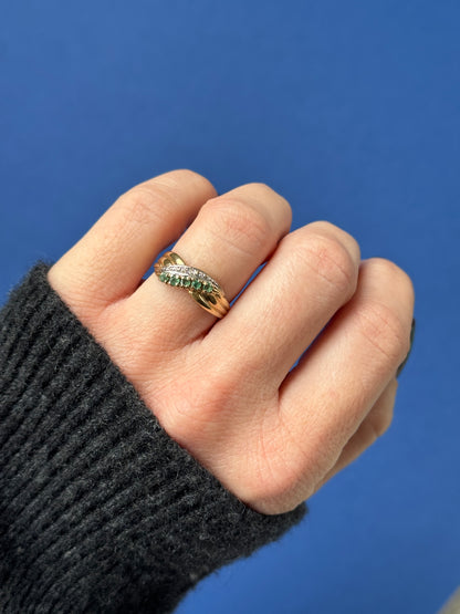 9ct emerald & diamond ring