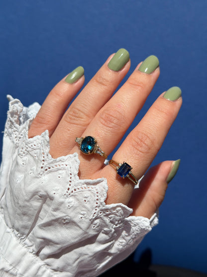 9ct sapphire & diamond solitaire