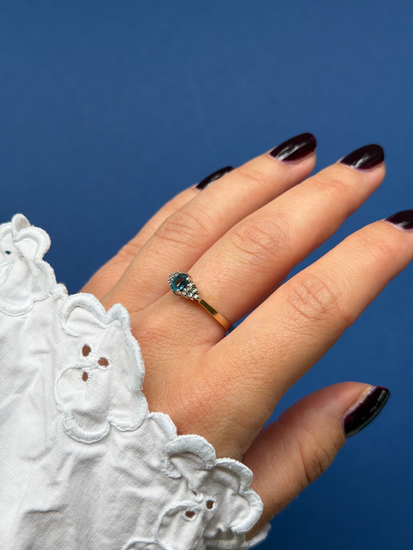 9ct topaz & diamond cluster ring
