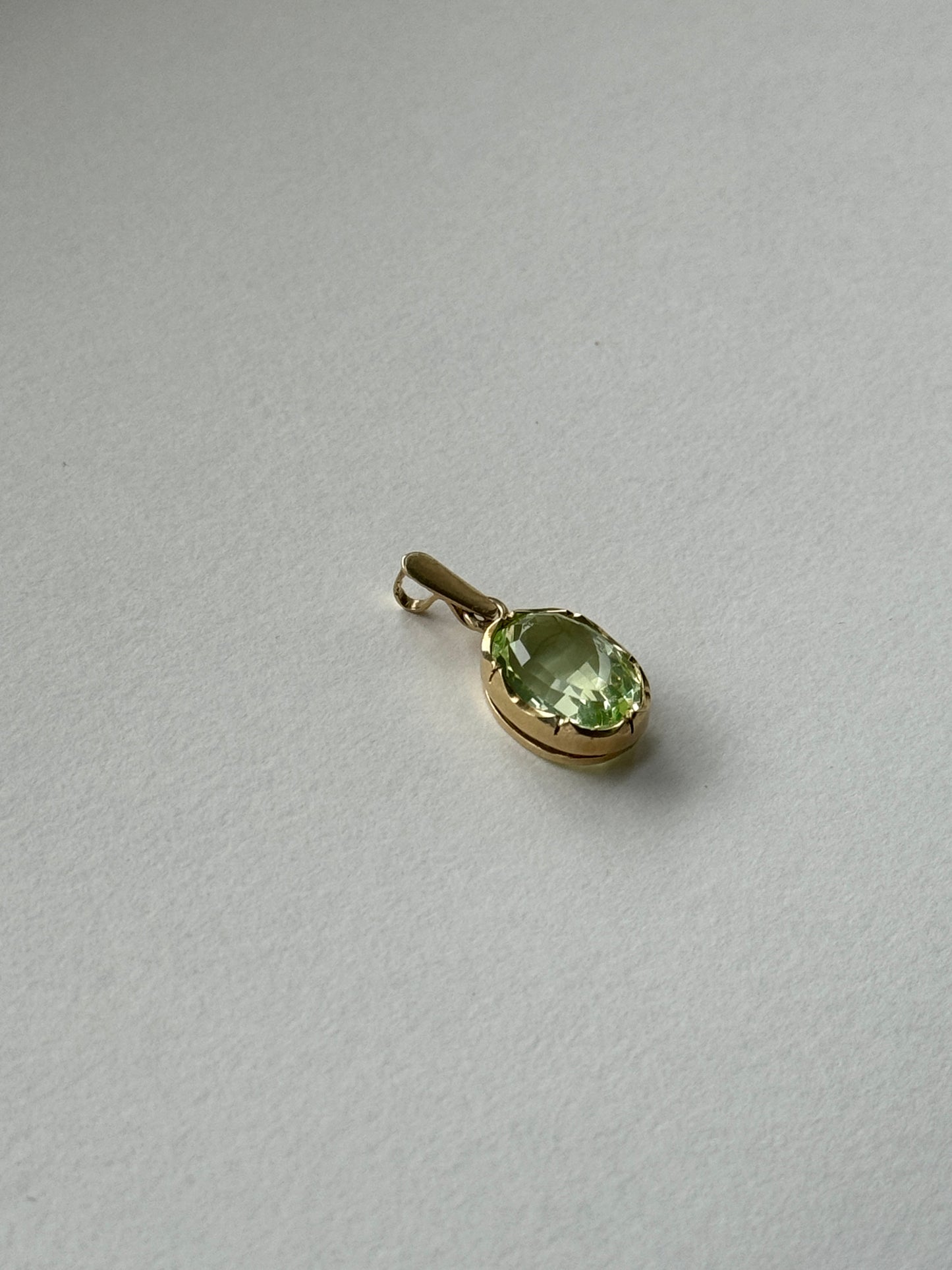 14 carat gold spinel pendant