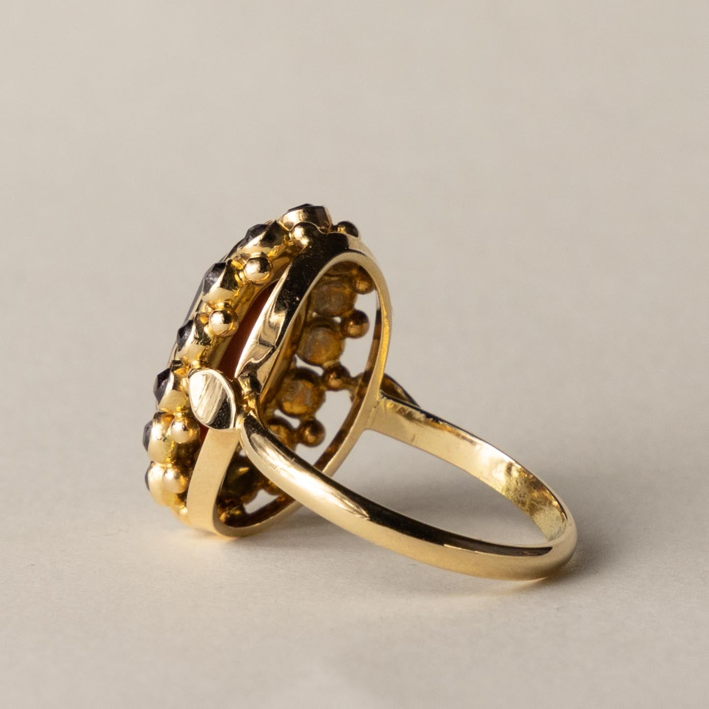 14ct garnet entourage ring