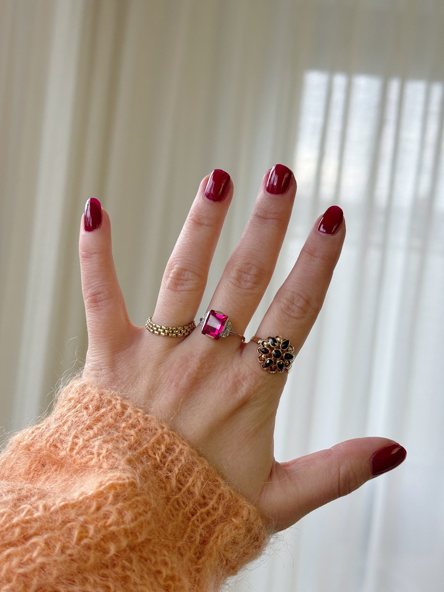 vintage 14 carat gold garnet flower ring