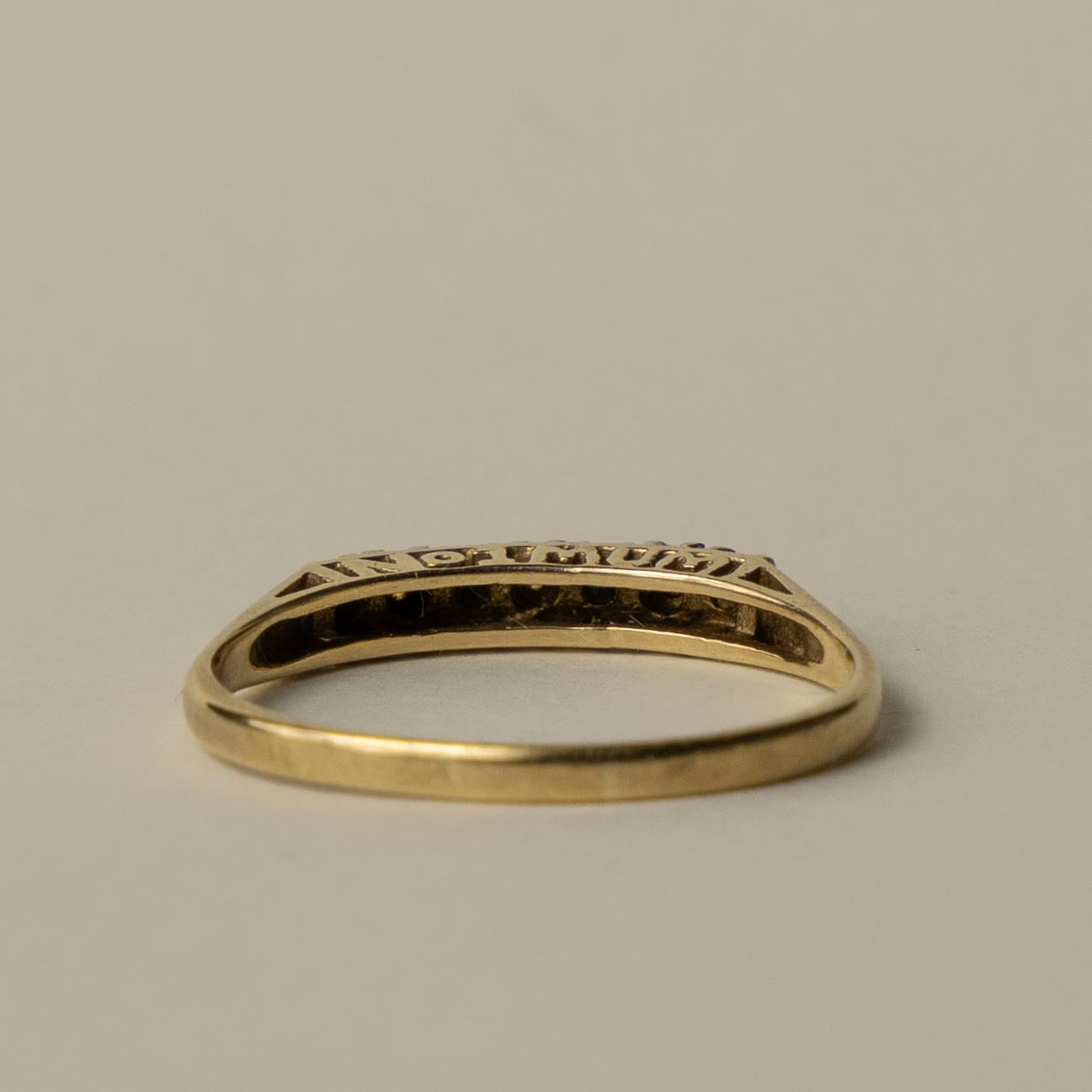 9ct 'NO 1 MUM' ring