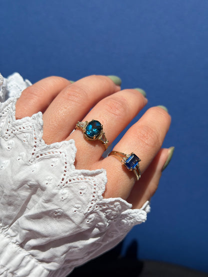 9ct sapphire & diamond solitaire