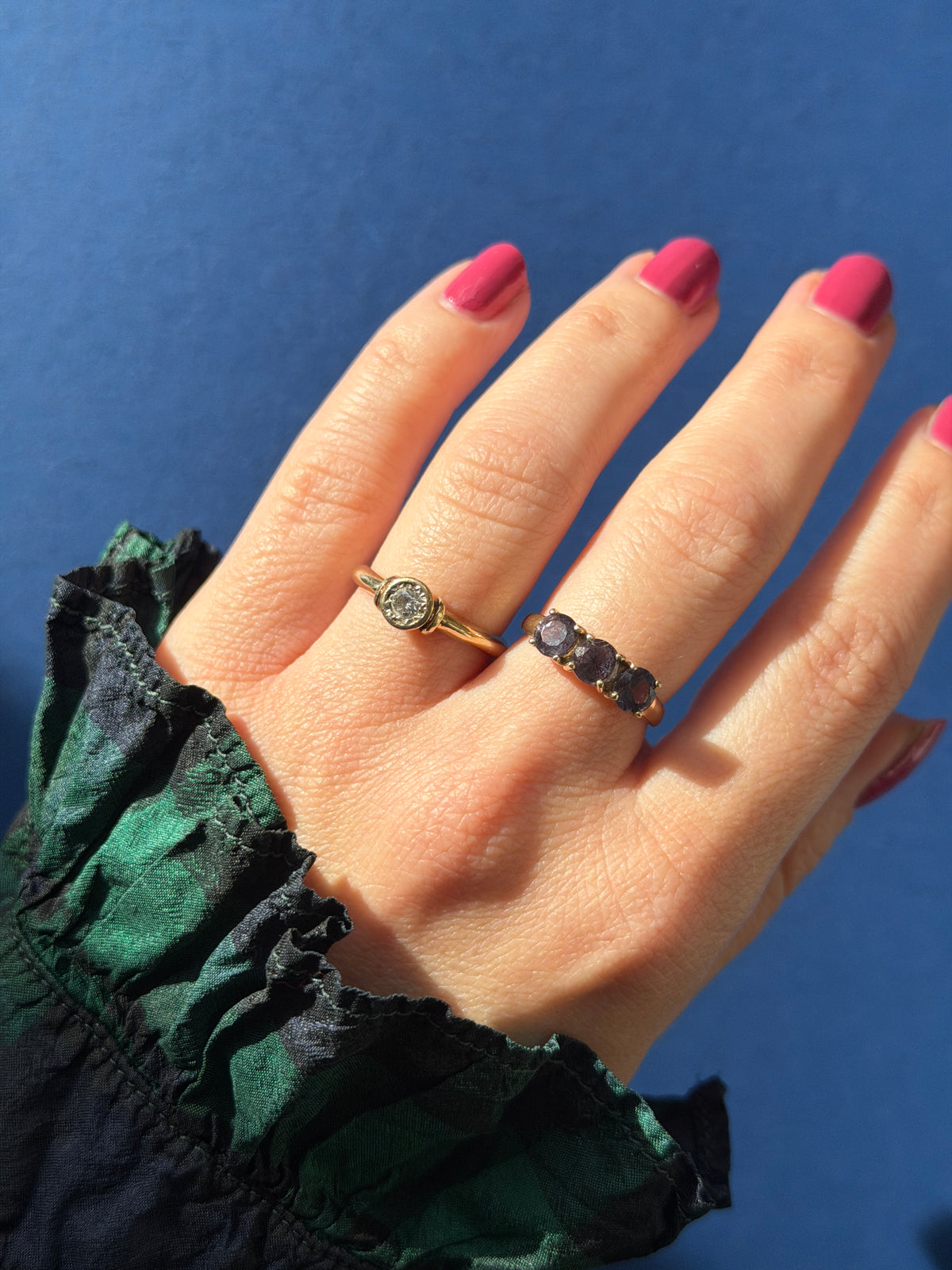 9ct iolite trilogy ring