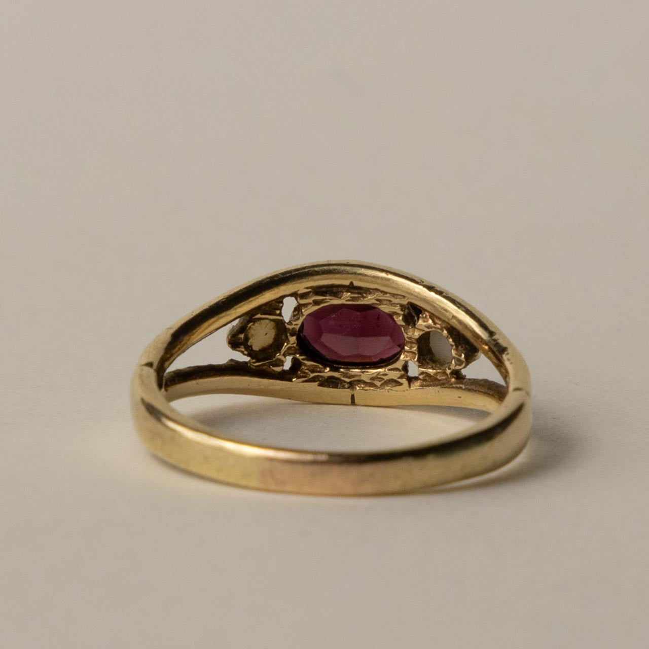 9ct garnet & opal ring