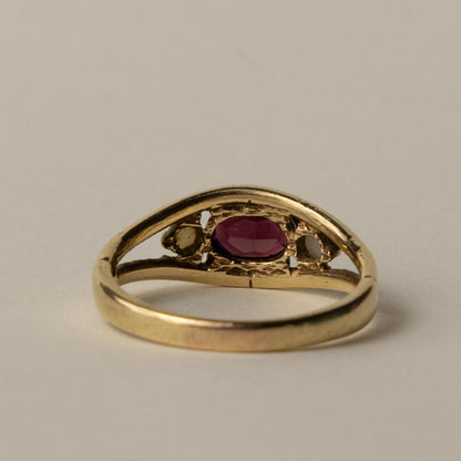 9ct garnet & opal ring