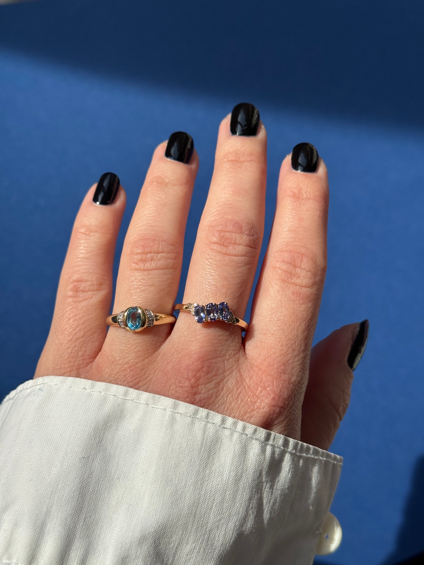 9ct tanzanite & diamond twist ring