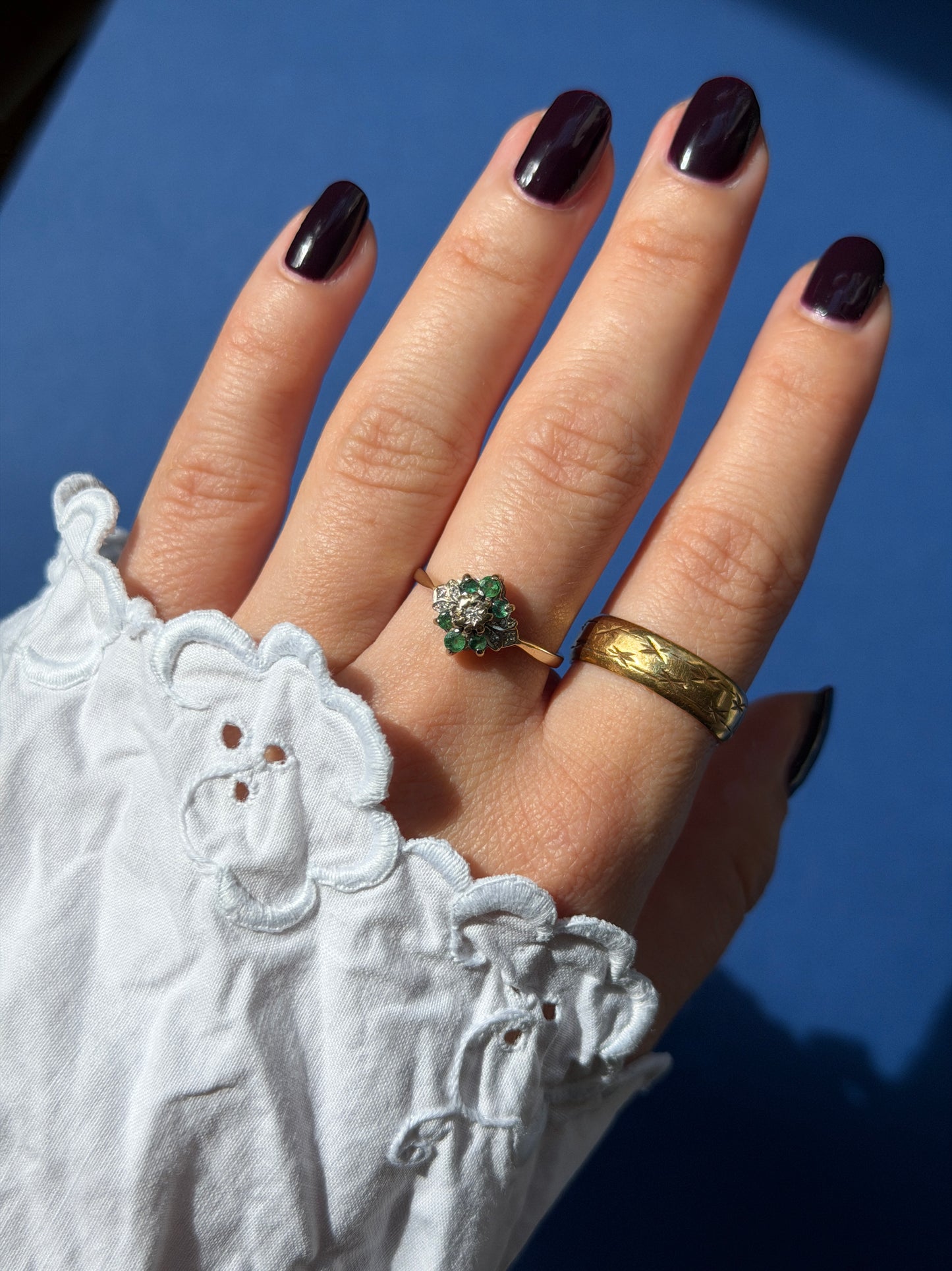 9ct emerald & diamond flower