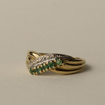 9ct emerald & diamond ring
