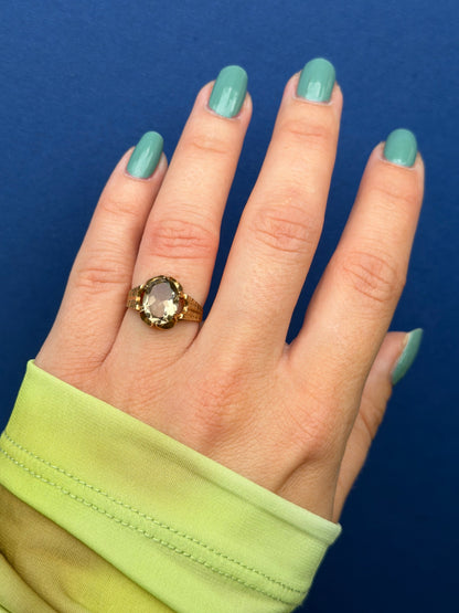 9ct smokey topaz claw