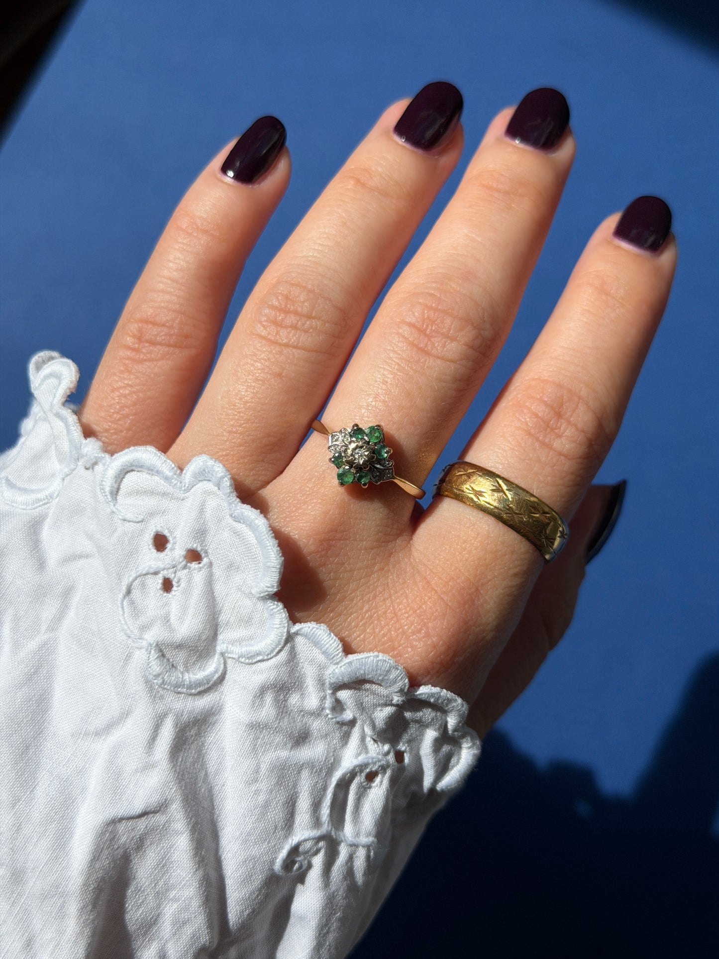 9ct emerald & diamond flower