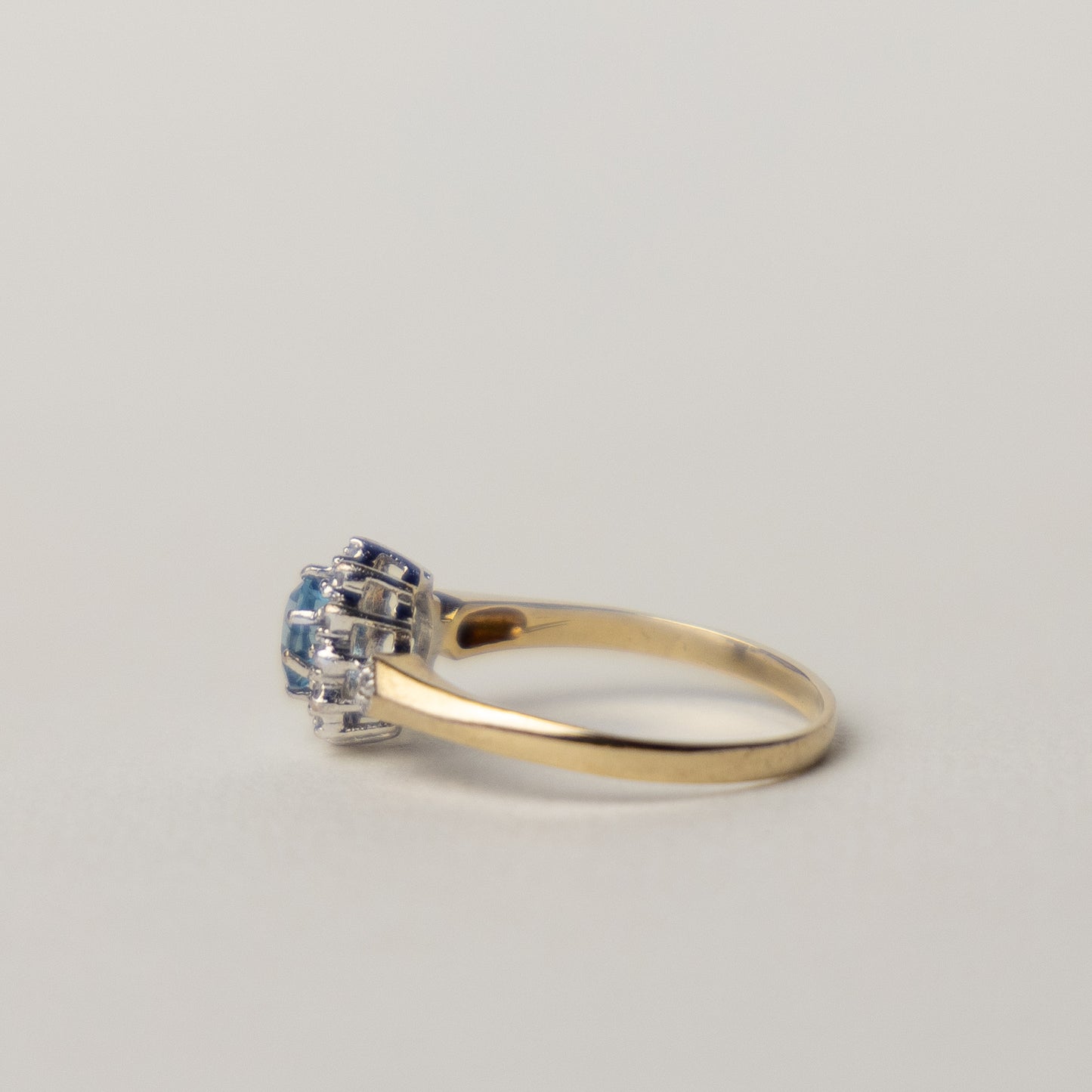 9 carat gold aquamarine diamond cluster ring