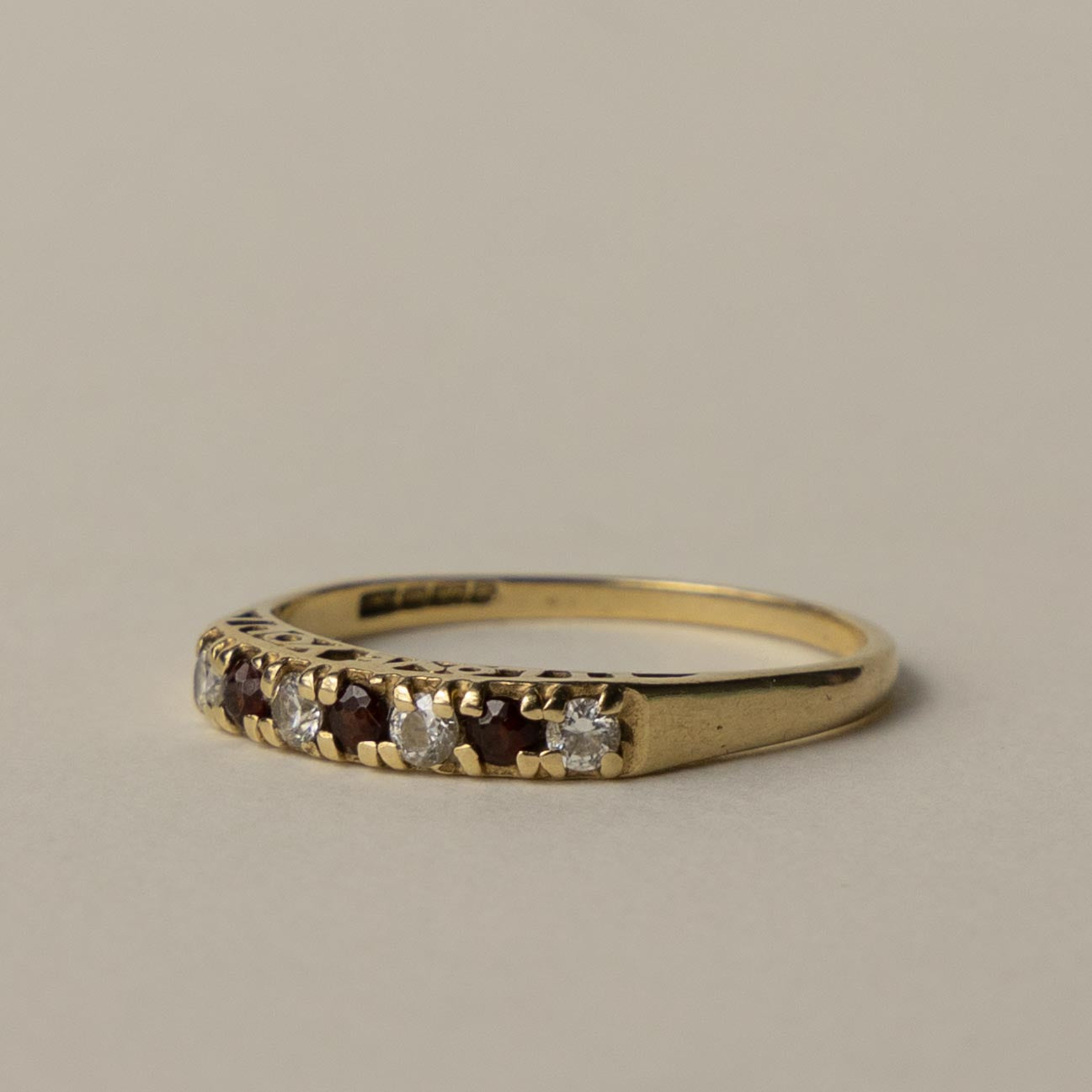 9ct 'I LOVE YOU' ring