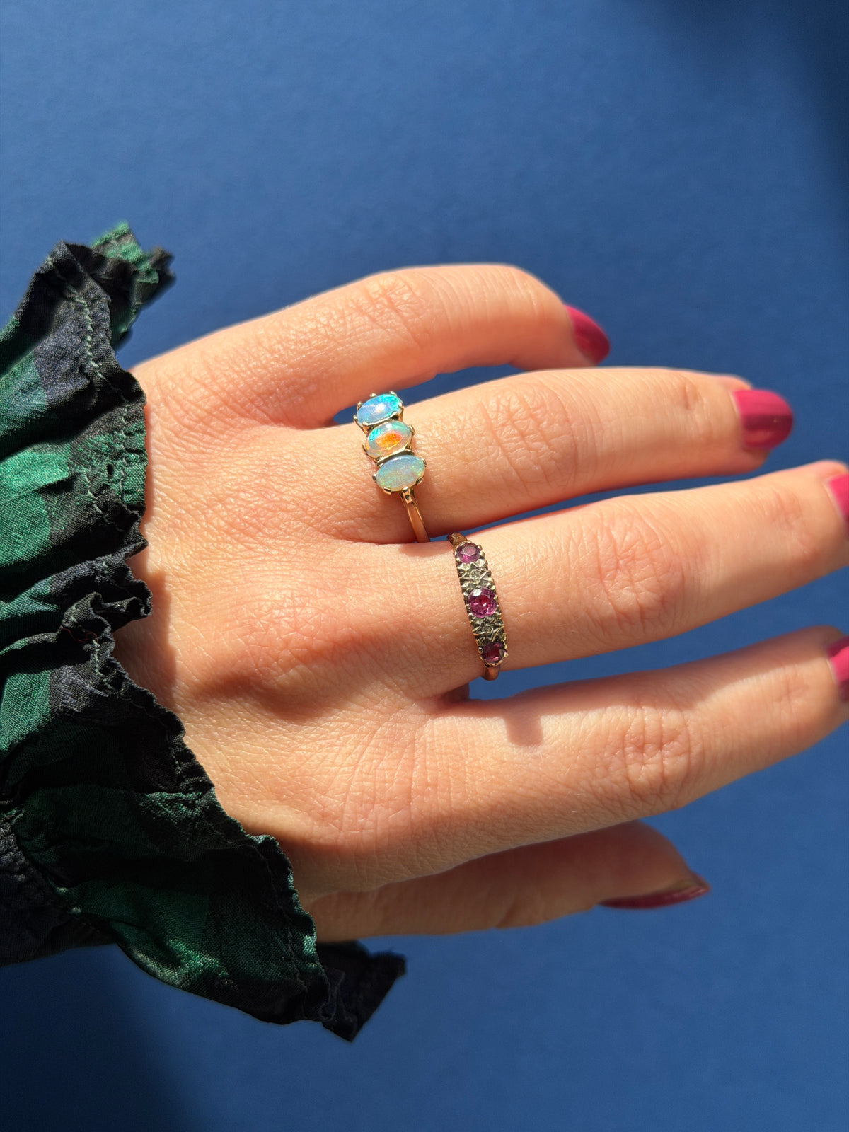 9ct opal trilogy ring
