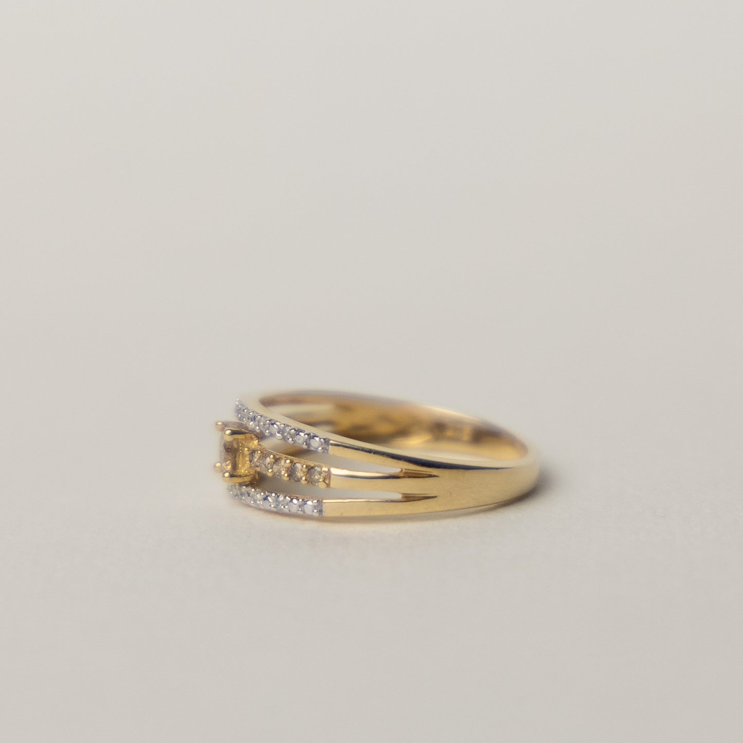 9 carat gold zirconia open band ring