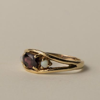 9ct garnet & opal ring
