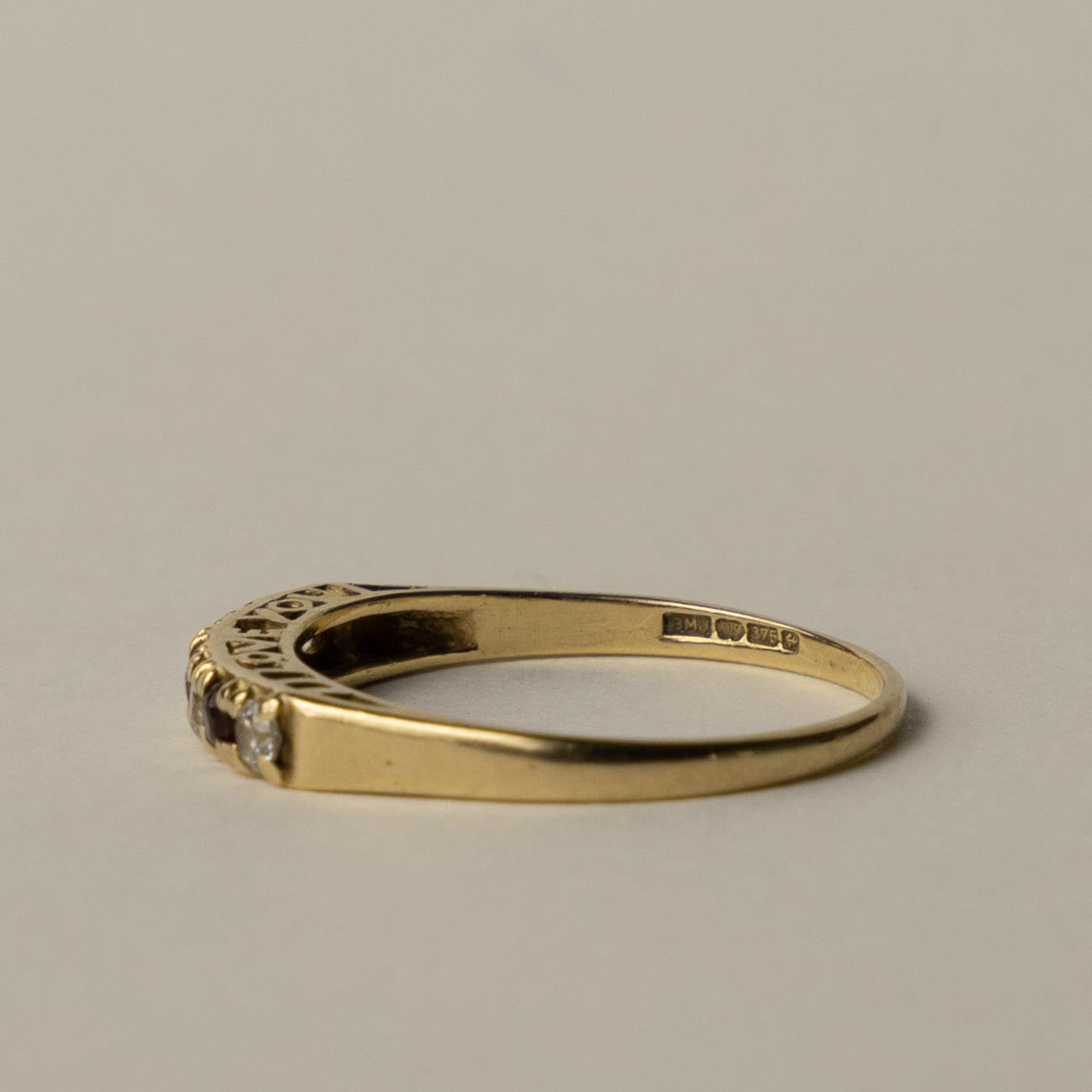 9ct 'I LOVE YOU' ring