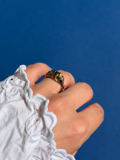 9ct seahorse sapphire ring