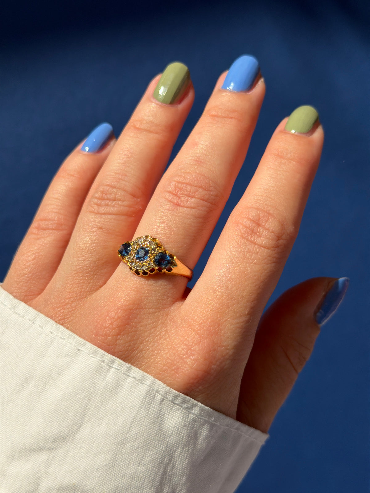 Edwardian antique 18ct gold Ceylon sapphire & diamond cluster