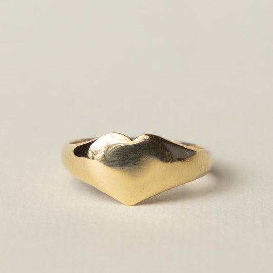 9ct heart signet