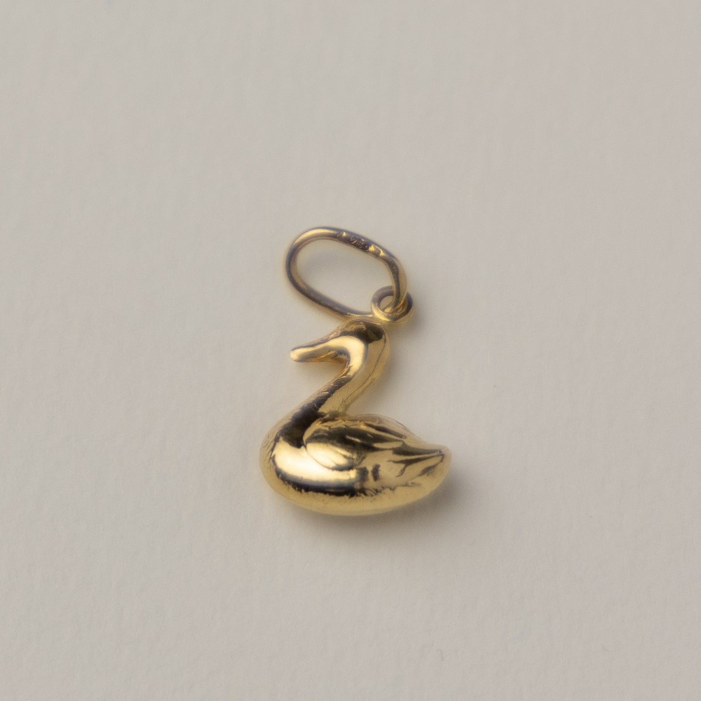 14 carat gold swan pendant