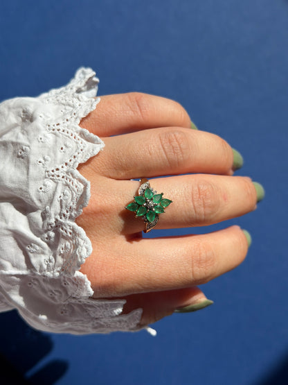 9ct emerald & diamond flower cluster ring