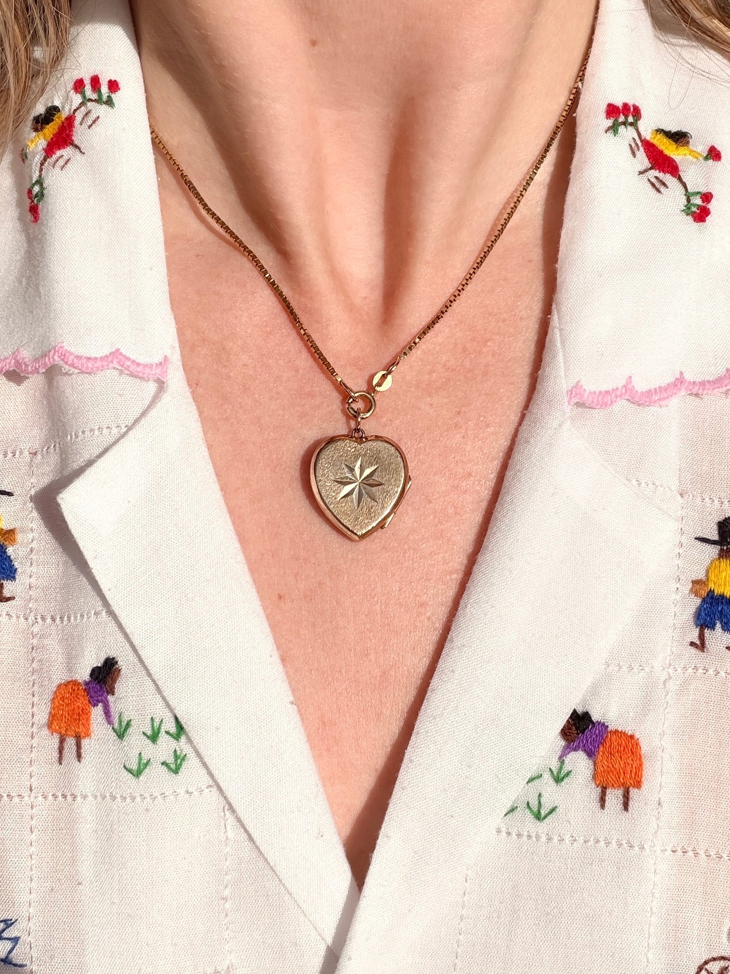 antique 9ct star engraved heart