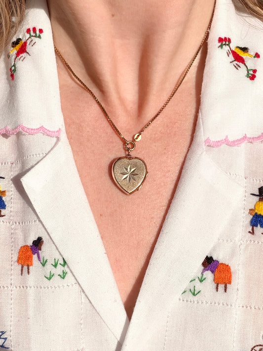 antique 9ct star engraved heart
