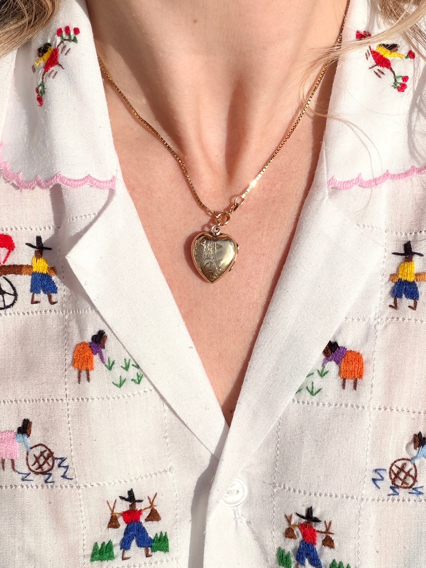 antique 9ct engraved heart locket