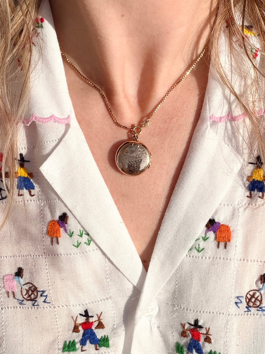 antique 9ct engraved round locket