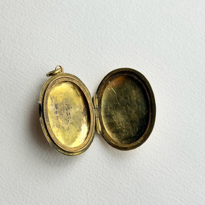 antique 9ct oval engraved locket