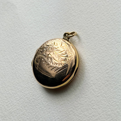 antique 9ct engraved round locket