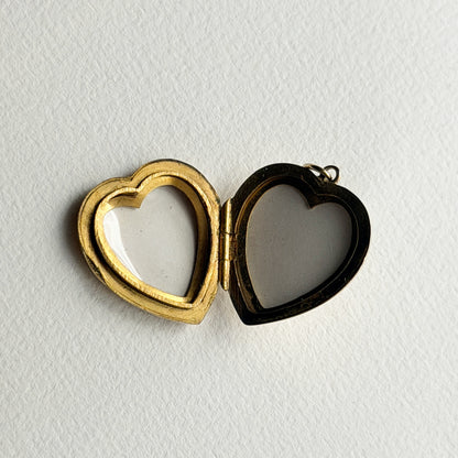 antique 9ct star engraved heart
