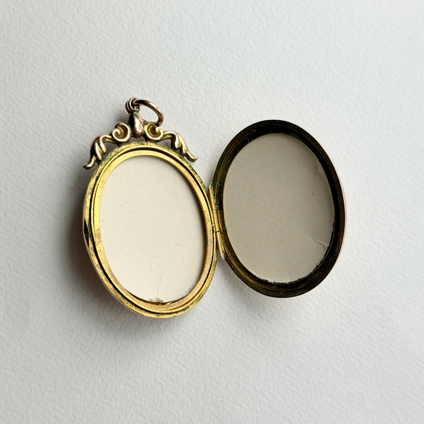 antique 9ct Victorian era pendant